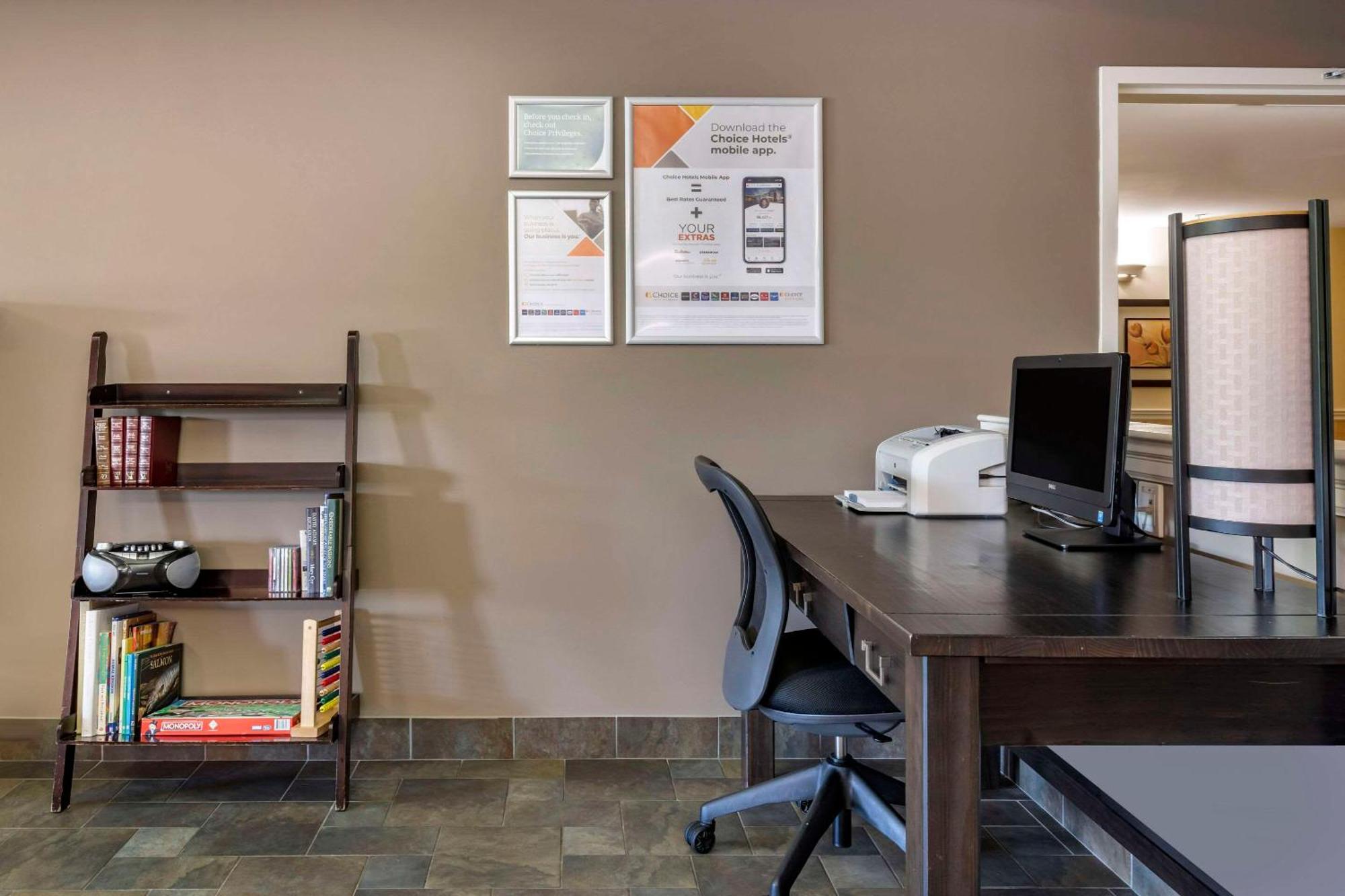 Quality Inn & Suites Quispamsis Rothesay Buitenkant foto
