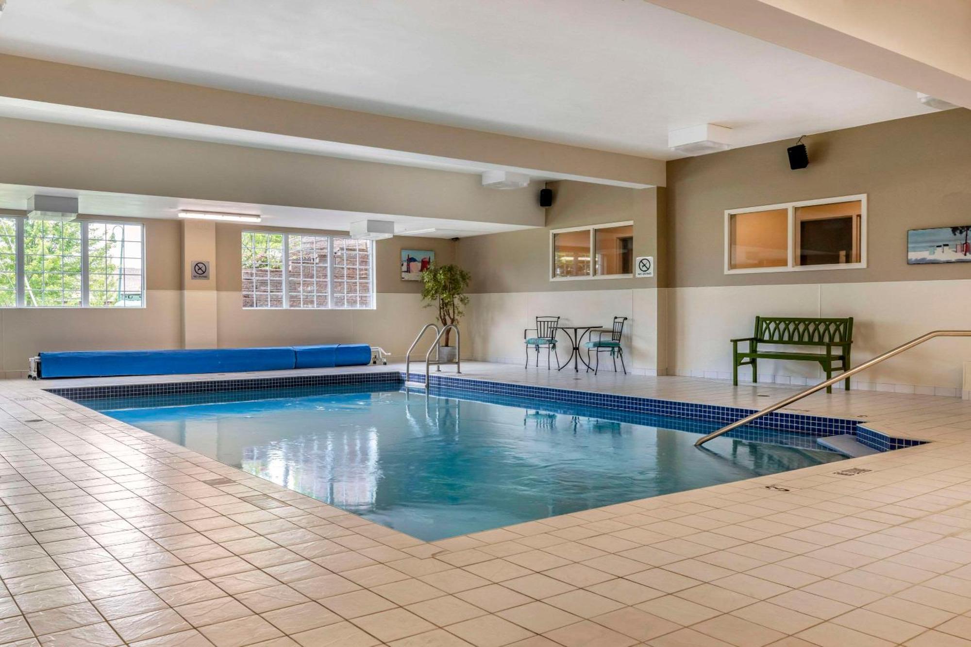 Quality Inn & Suites Quispamsis Rothesay Buitenkant foto